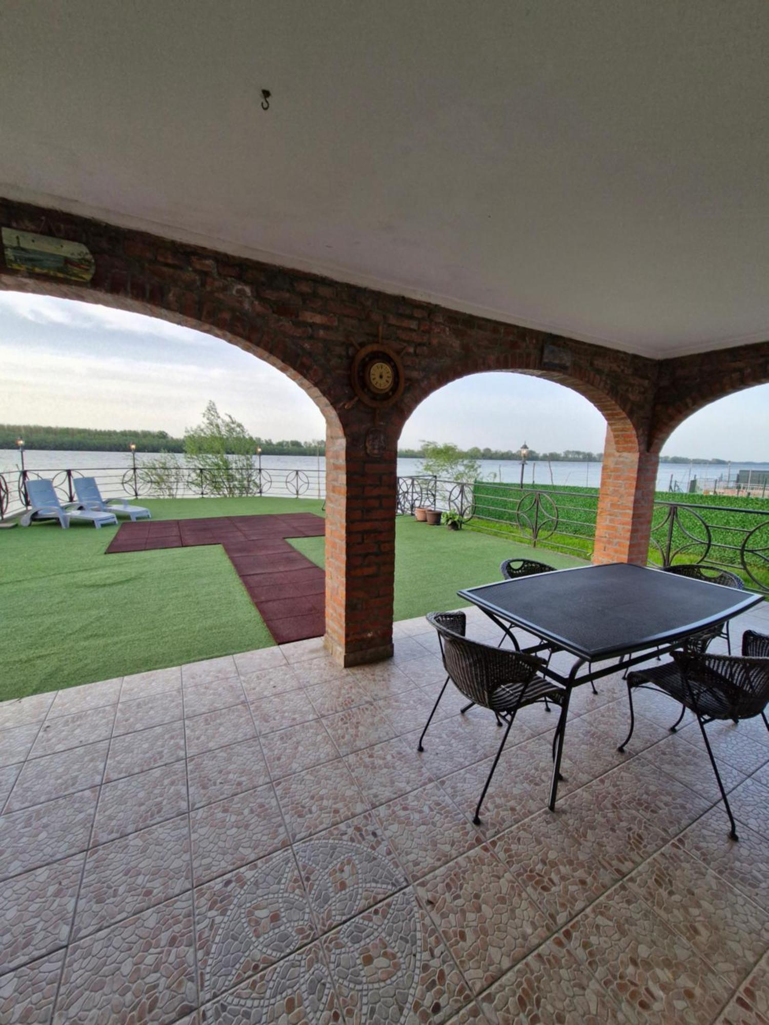 Vila Soleil Smederevo Exteriör bild